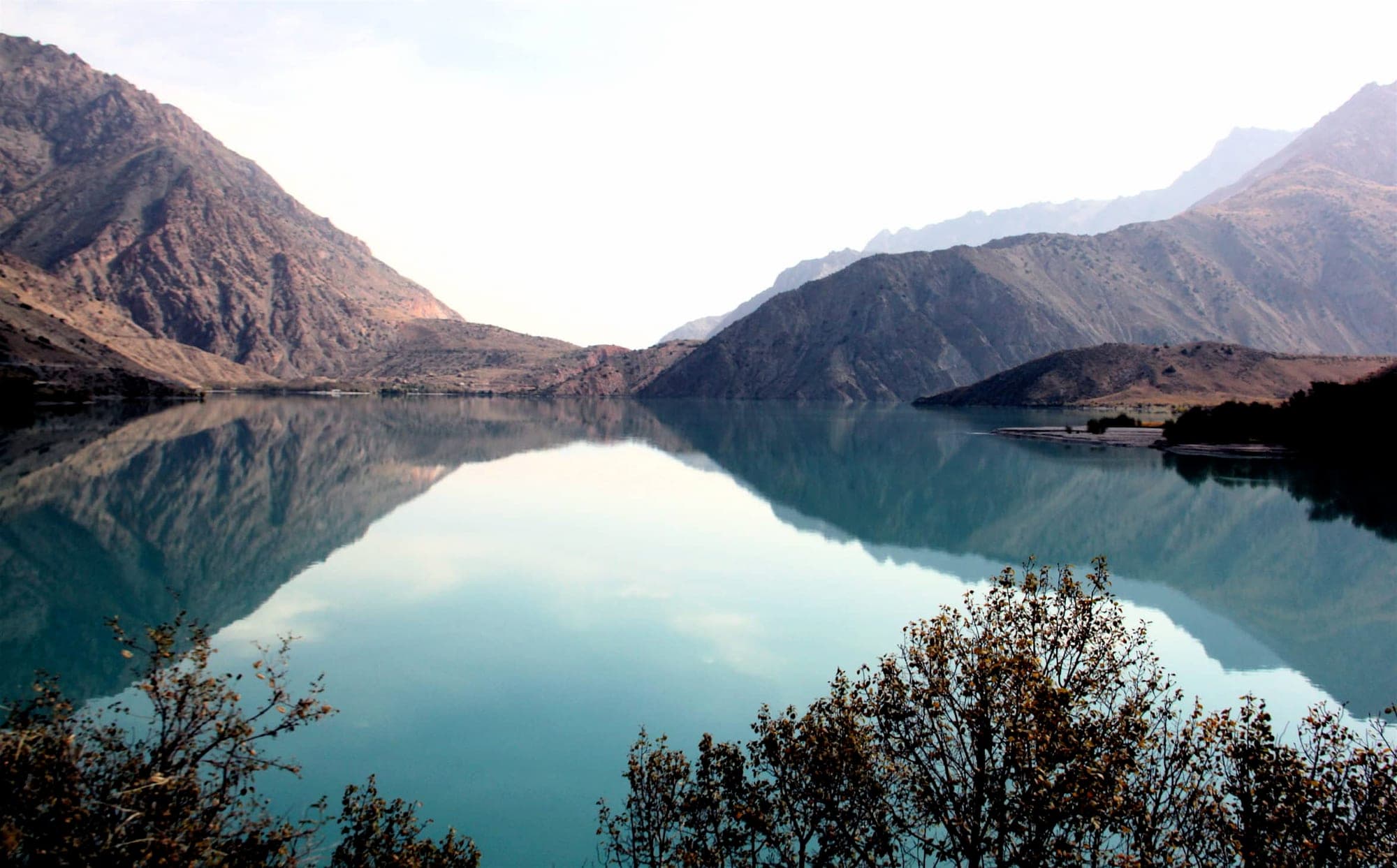 Iskandarkul Lake, photograph 1